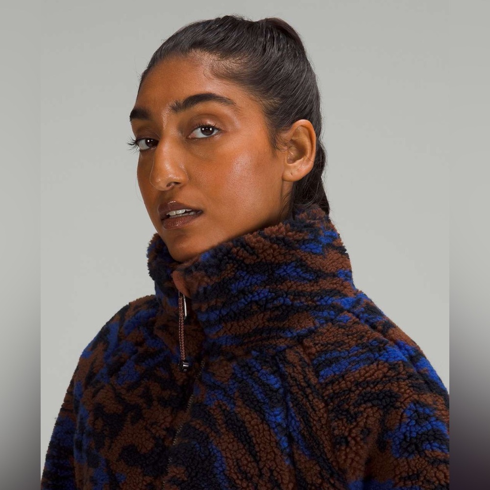 Lululemon Scuba Oversized Fleece Funnel Neck Jacket in Camo Copper Navy - Picture 4 of 13